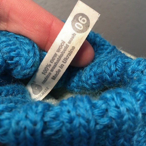 Garnet Hill fish slippers - Picture 4 of 7